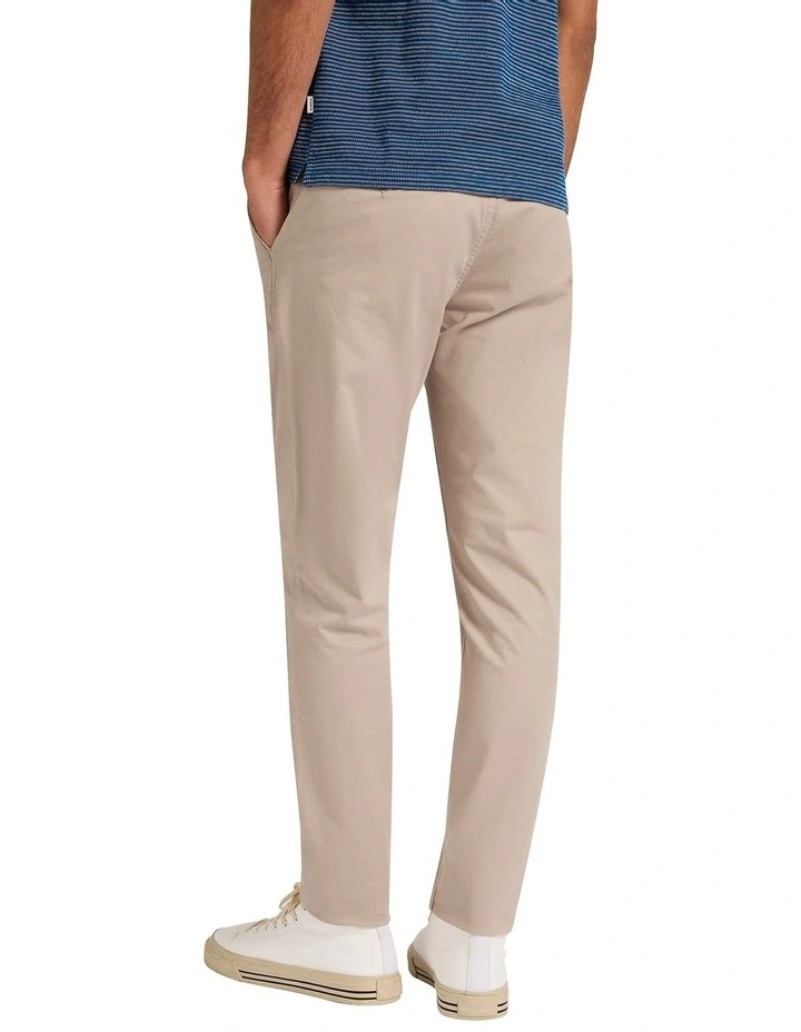 Brayden Slim Fit Chino Pant in Birch