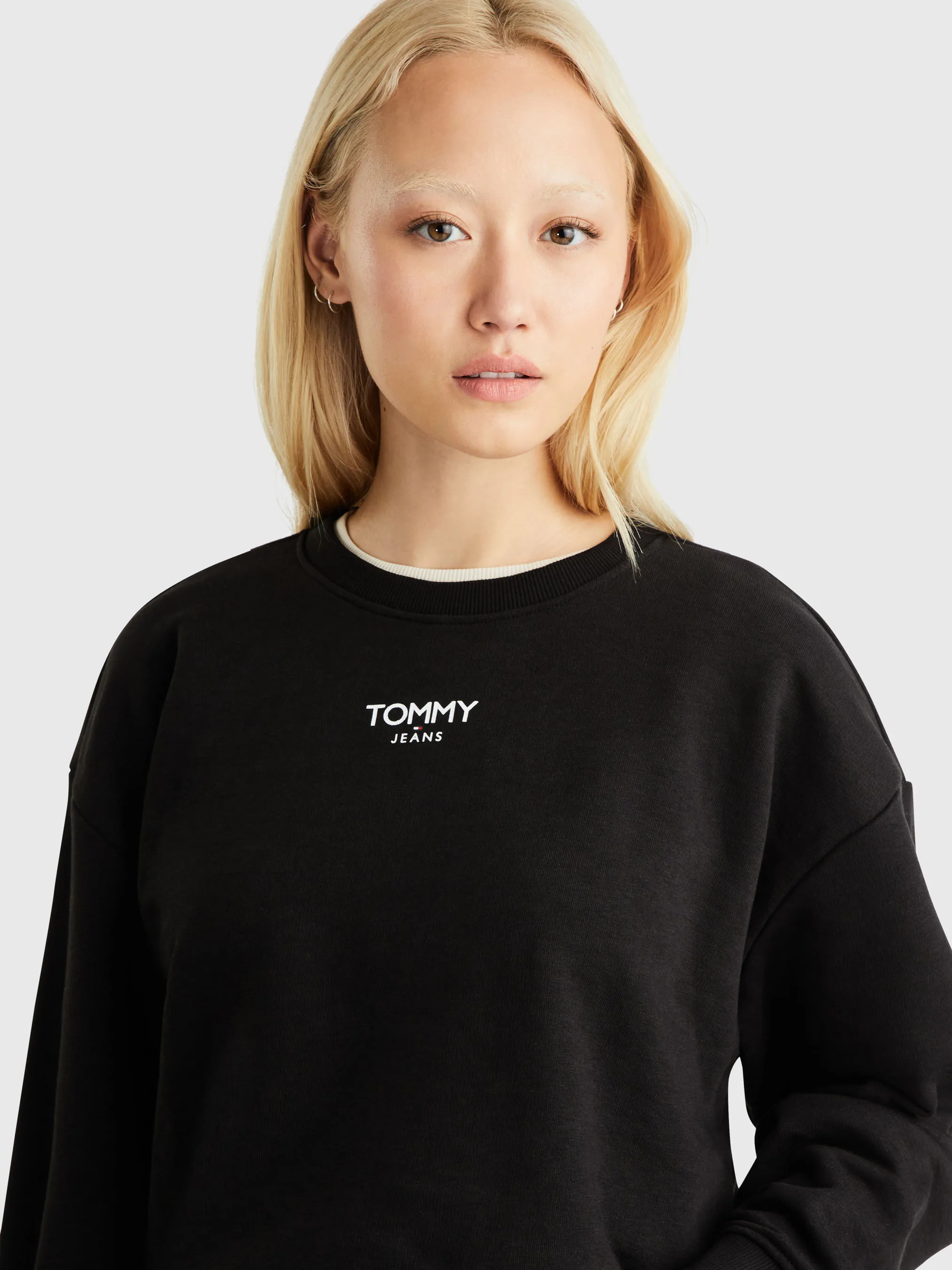 Crop Essential Logo Sweatshirt | Sweatshirts & Hoodies | Tommy Jeans