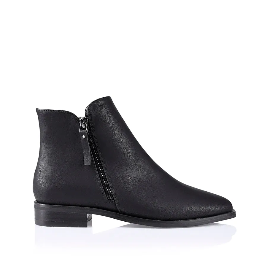 Hawk Ankle Boots - Black Softee