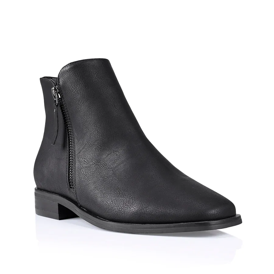 Hawk Ankle Boots - Black Softee