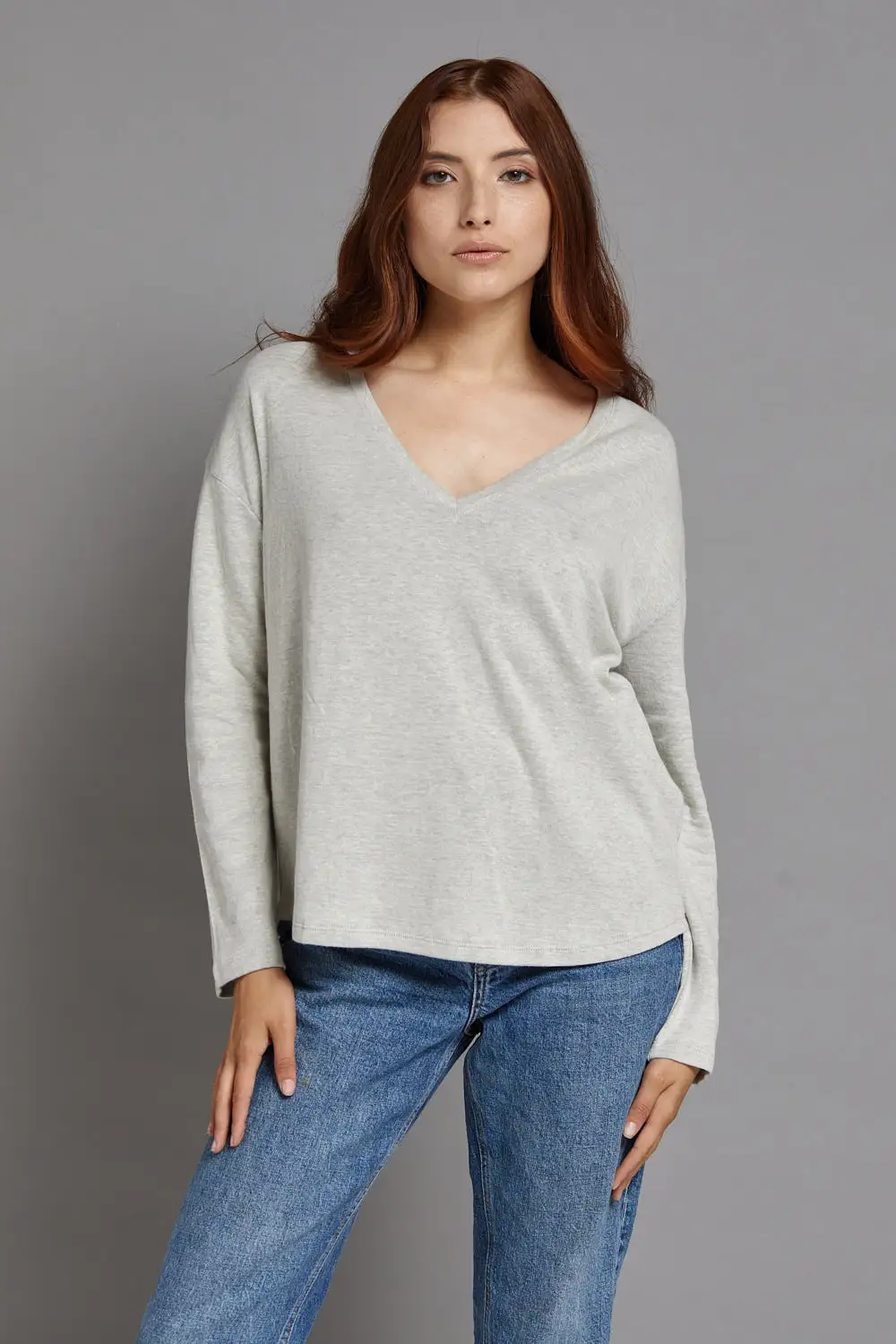 Majestic Long Sleeve Cotton/Cashmere V-Neck in Ecru/Gris Chine