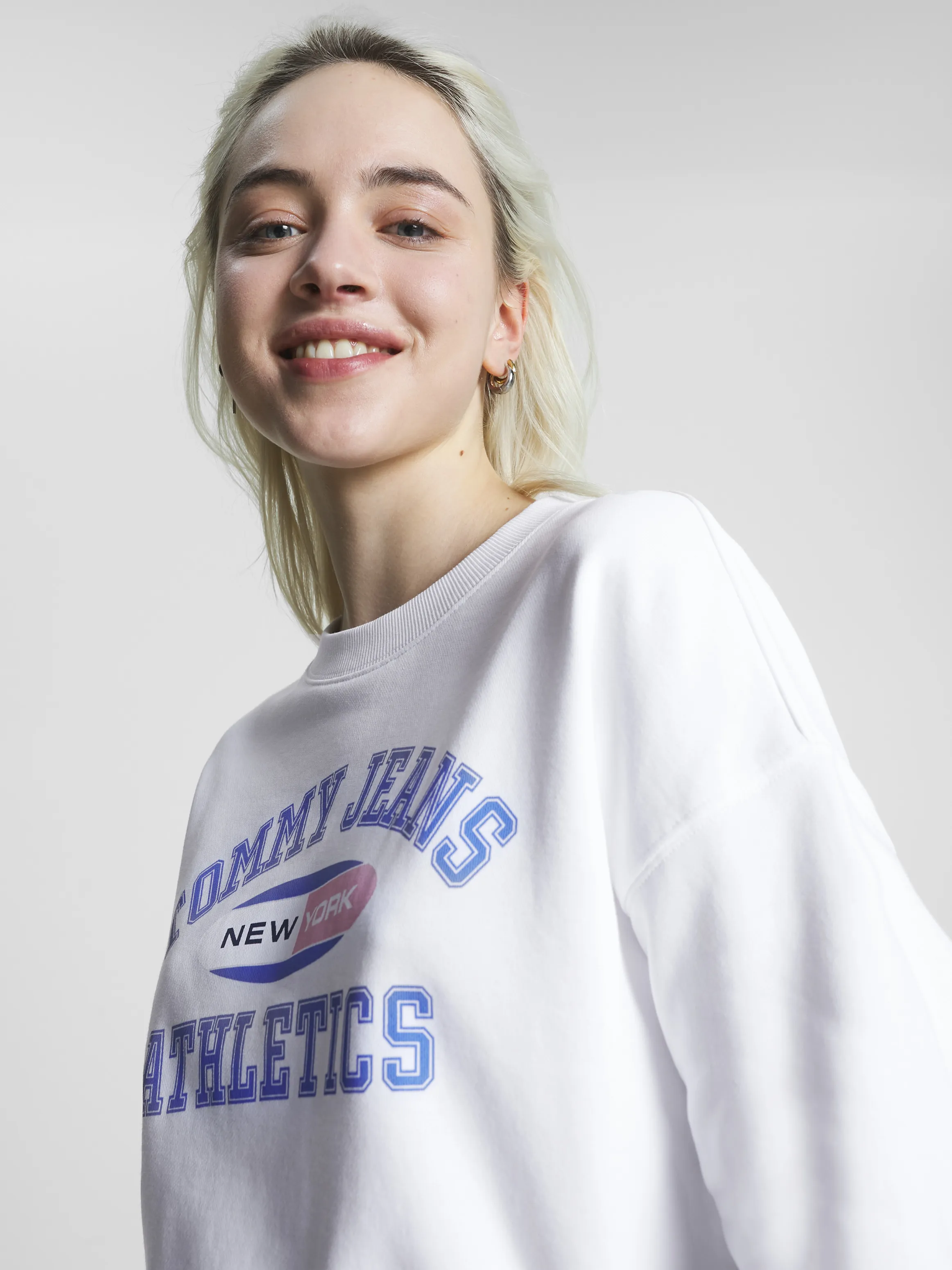 New York Logo Sweatshirt | Sweatshirts & Hoodies | Tommy Jeans