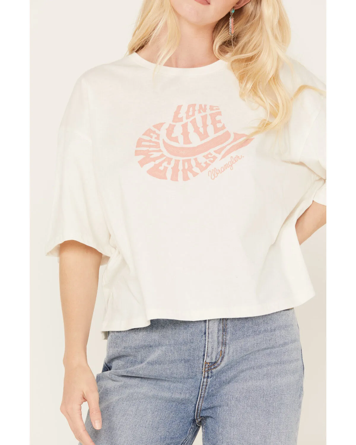 Product Name:  Wrangler Retro Women's Long Live Cowgirls Graphic Cropped Boxy Tee