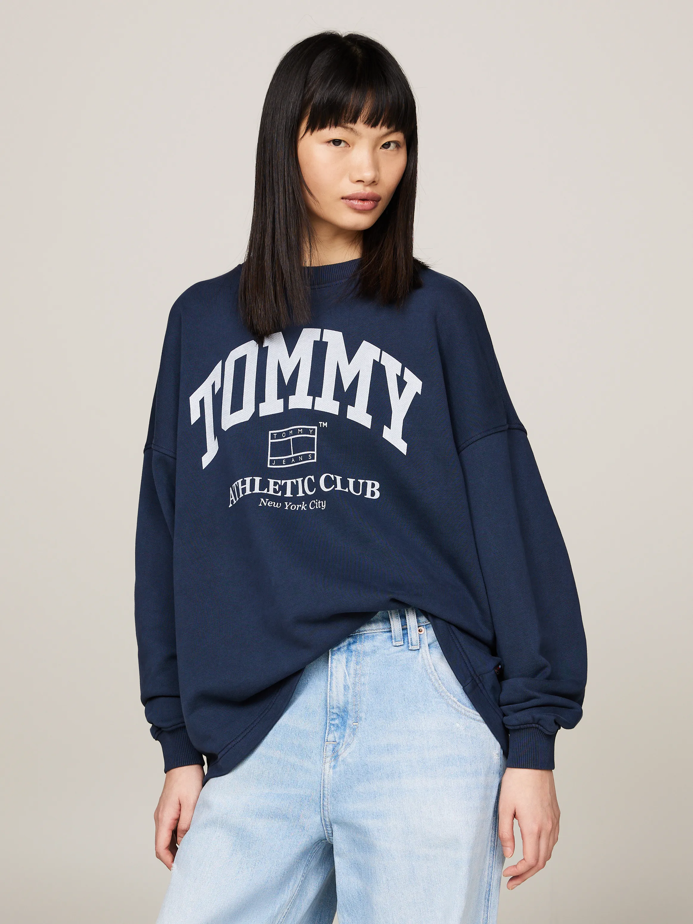 Varsity Logo Oversized Sweatshirt | Sweatshirts & Hoodies | Tommy Jeans