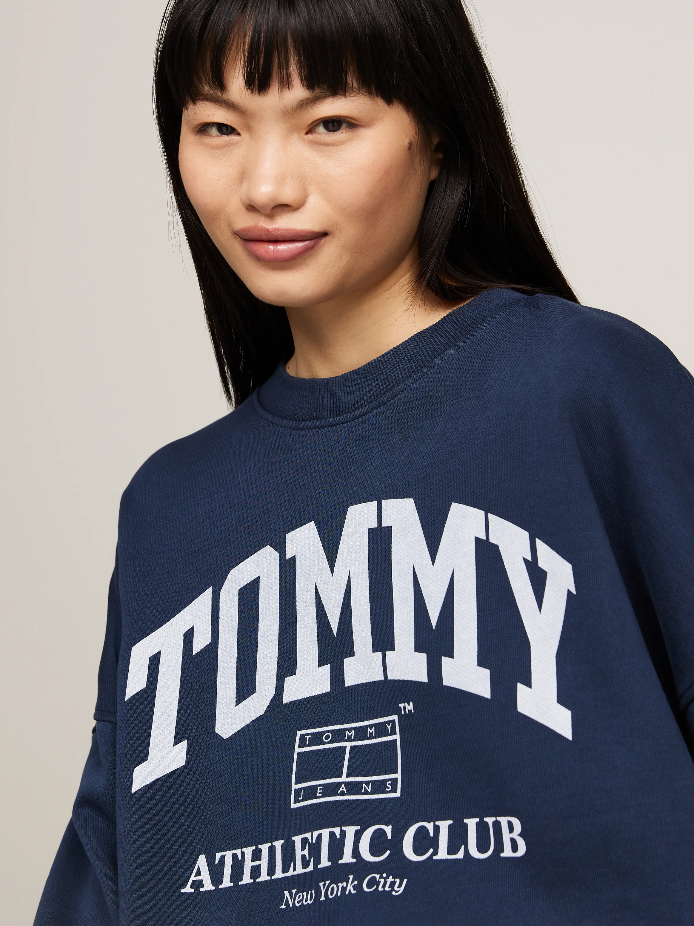 Varsity Logo Oversized Sweatshirt | Sweatshirts & Hoodies | Tommy Jeans