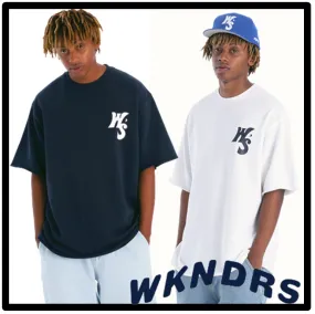 WKNDRS  |Unisex Street Style Logo T-Shirts